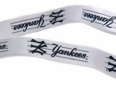 MLB New York Yankees white key chain 1