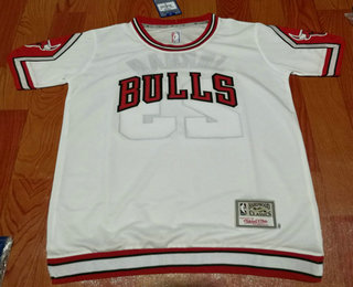Men's Chicago Bulls #23 Michael Jordan White Retro Short-Sleeves Legend Swingman Stitched NBA Basketball Retro Jersey